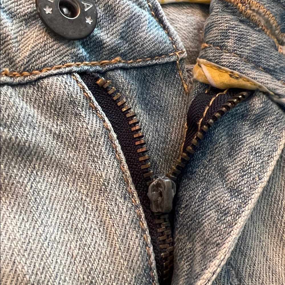PIAMA VINTAGE Distressed Denim Skirt - Picture 9 of 10